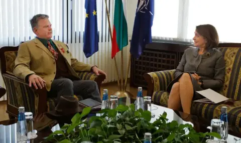 Надежда Нейнски обсъди Близкия изток и Иран с временно и.д. посланик на САЩ у нас  - 1