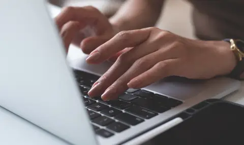 Само 36% от българите използват електронни административни услуги