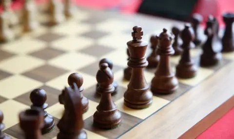 Надя Тончева и Виктория Радева започнаха с победи на Европейското по шахмат - 1