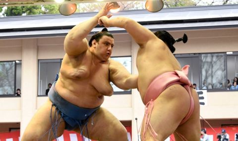 Аоияма стартира ударно в големия турнир по сумо в Токио - 1