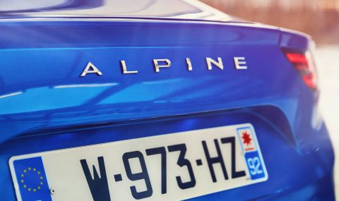 Alpine загатна за появата на първия си кросоувър - 1