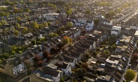 Британската икономика се завръща към крехък растеж - 1