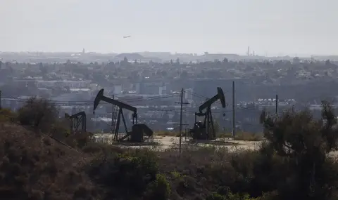 САЩ натрупват петрол като никога досега - 6,4 млн. барела за седмица - 1