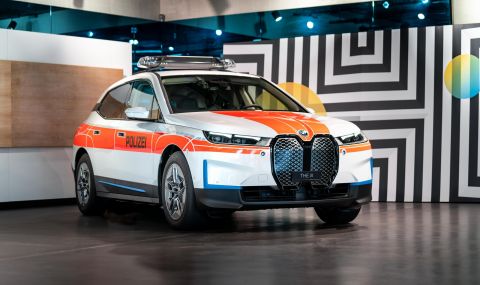 BMW iX се присъедини към полицията - 1