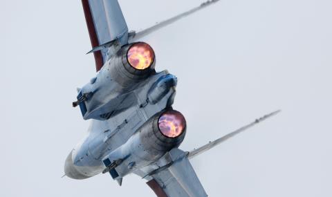 Русия вдигна по спешност Су-27 срещу американски самолет - 1