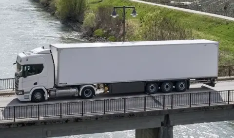 Камион със смартфони на стойност над 9 млн. евро бе ограбен в Лондон - 1