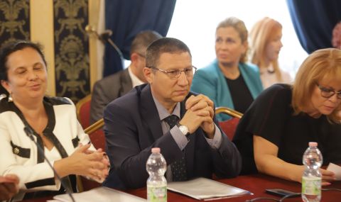 Борислав Сарафов: Решение за исканите имунитети на Бойко Борисов и Кирил Петков ще вземе наблюдаващия прокурор - 1