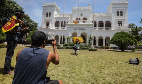 Законодателите в Шри Ланка започнаха избор на нов лидер - 1