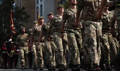 Britain holds exercises to retake Falkland Islands amid rising tensions with Argentina - 1