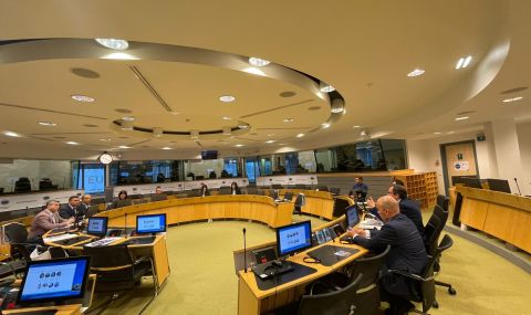 Еврокомисар: Финансирането на обществените медии трябва да е прозрачно и да не се използва за натиск - 1