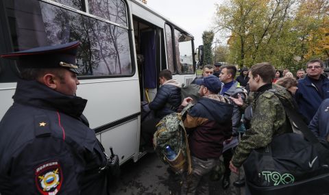 Първите мобилизирани граждани на Русия започнаха подготовка  - 1