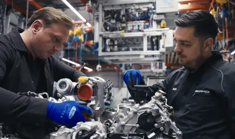 Mercedes-AMG разрешава на клиентите си да сглобят сами двигателите на новите си коли, но при едно условие - 1