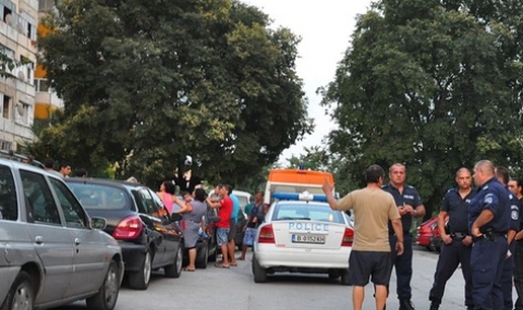 Трима загинаха след падане от сгради във Варна - 1