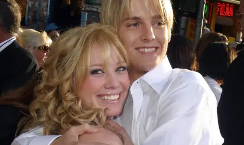 Врачка свързала актрисата Хилари Дъф с покойния Арън Картър - 1