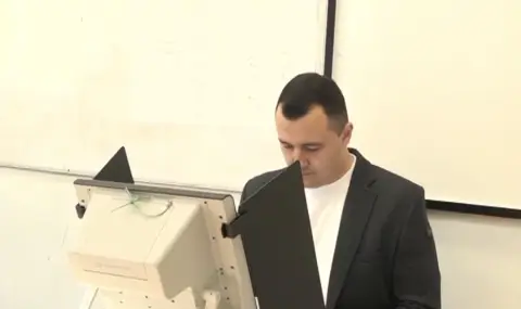 Габриел Вълков гласува и призова за една по-справедлива България   - 1