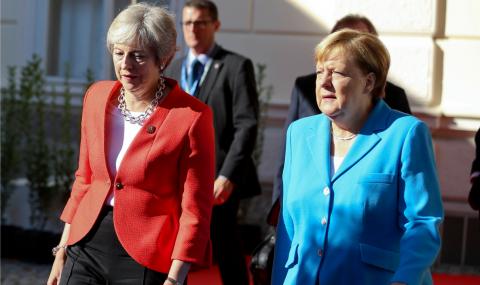 Меркел нанесе съкрушителен удар на Тереза Мей - 1