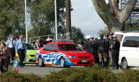 Автомобил се вряза в група хора в Сидни - 1
