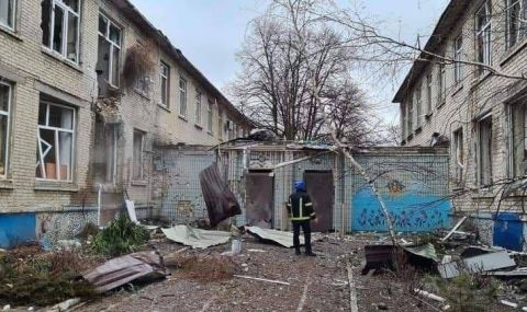 Варварство: Русия унищожи детска градина в Северодонецк - 1