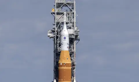 Технически дефект: Гориво изтича от ракетата, предназначена за новата мисия на НАСА до Луната - 1