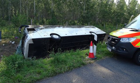 Нова трагедия  с автобус в Турция: 38 ранени и петима загинали  - 1