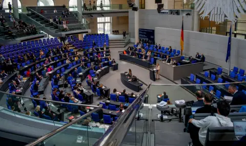 Бундестагът подобри рекорда си за най-дълго заседание - 1