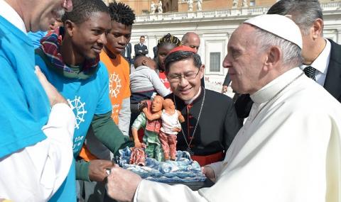 Папата сближава местни жители и мигранти - 1