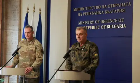 Шефът на НАТО в Европа продължава ключовата си визита у нас