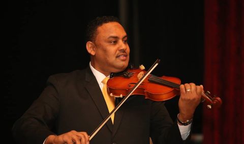 Суданският цигулар Осман Махи Ад-Дин пред ФАКТИ: Судан е страна на талантите. Всички нубийци са били поети (ВИДЕО) - 1