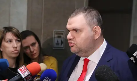 Илиян Василев: Докато Пеевски надува "мускули" или по-скоро "кой не скача е дебел", Тя - Улицата, оттегли Неговия бюджет - 1