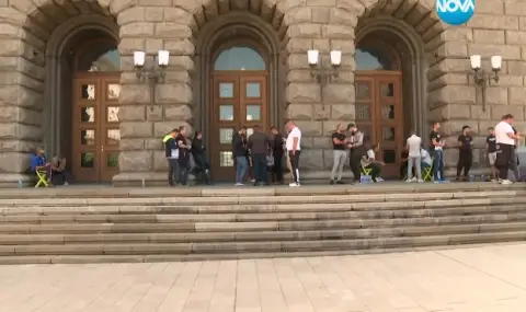 Representatives of the two factions in the DPS are waiting for registration before the CEC  - 1