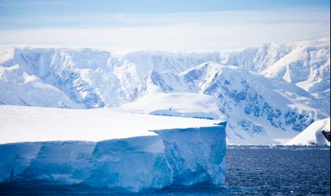 Половината от сладката вода на планетата е „заключена” под Антарктида - 1