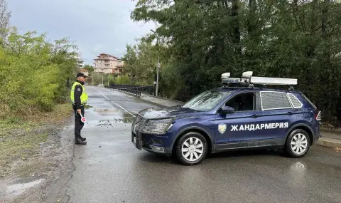 Бедствието в Царево отнесе каса, пълна с пари на местна фирма - 1