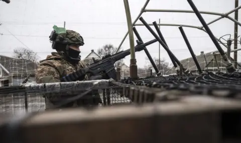 The Times: Украйна отстъпва на Русия по личен състав и оръжия на повечето участъци от фронта