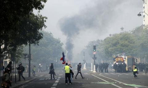 Протести и сблъсъци в Париж - 1