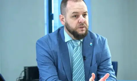 Борислав Сандов пред ФАКТИ: Не намирам предпоставки, които да принуждават Радев да подава оставка (ВИДЕО)