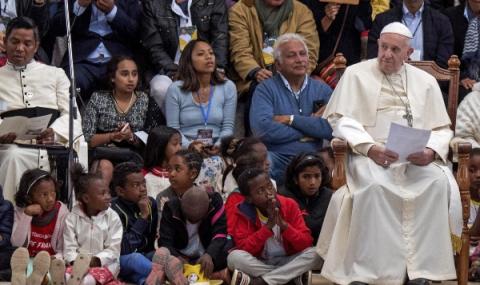 Папа Франциск с меса пред 1 млн. души в Мадагаскар - 1