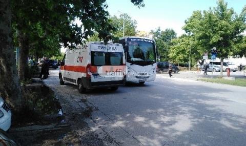 Шофьор на градски автобус сгази мъж на пешеходна пътека в Пловдив - 1