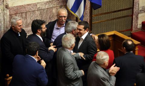 ЕС: Гърция и Македония написаха нова страница в общата ни история - 1