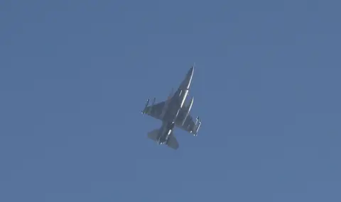 Израел удари ключов мост, свързващ Южен Ливан с останалата част от страната