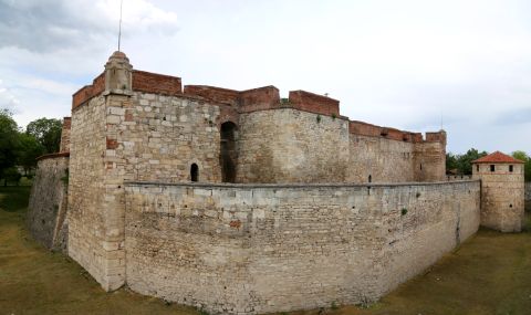 Крепостта "Баба Вида" продължава да се руши - 1