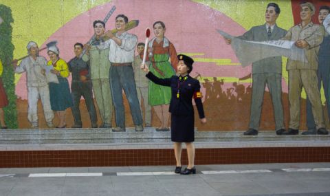 В Северна Корея: Казваш на жена си "скъпа", вместо "другарко" - отиваш в затвора - 1
