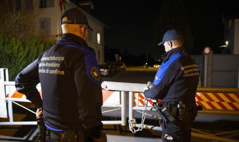 Полицаи и жандармеристи са по улиците на Франция - 1
