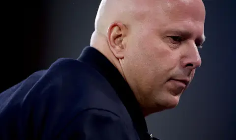 Ливърпул потвърди доверието си към Арне Слот въпреки трудния сезон - 1