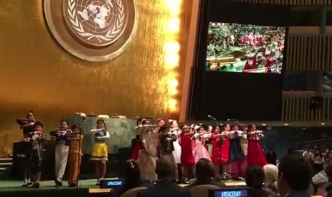 Деца пяха „Калинка” за Ди Каприо в ООН - 1