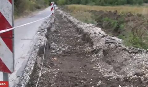 Плевенски села излизат на протест заради опасен път - 1