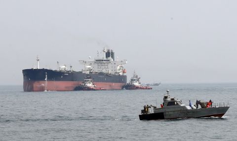 Техеран: Предотвратена е пиратска атака срещу ирански петролен танкер - 1