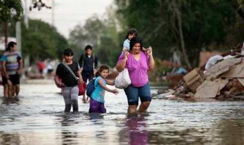 37 000 души бяха евакуирани заради наводнения в Парагвай - 1