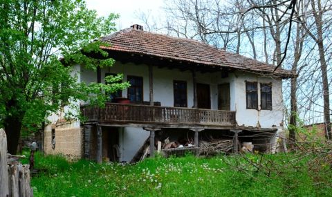 Близо 70% от жилищните имоти във Врачанско са без ток и ВиК - 1