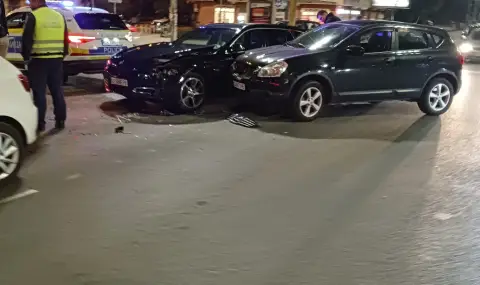 Four cars collided on the Orlov bridge VIDEO  - 1