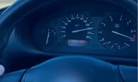 Пореден клип на бясно шофиране в София (ВИДЕО)